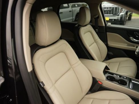 Used 2026 Lincoln Corsair Premiere AWD/4WD image 19