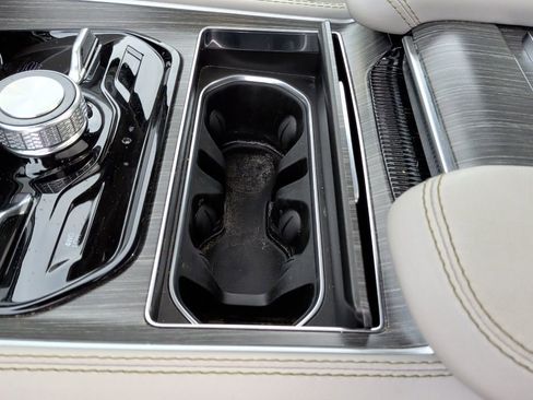 Used 2024 Jeep Wagoneer Series III w/ Premium Group I image 43