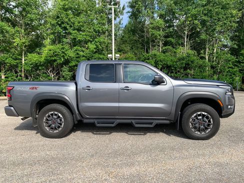 Used 2025 Nissan Frontier PRO-4X w/ Tow Package AWD/4WD image 2