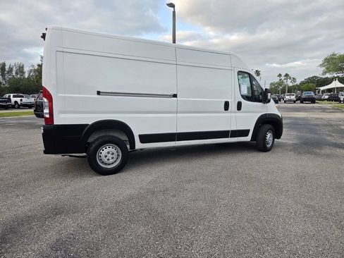 Used 2024 RAM ProMaster 2500 w/ Convenience Group FWD image 6