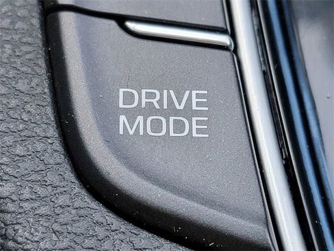 Used 2019 Hyundai Elantra GT image 6