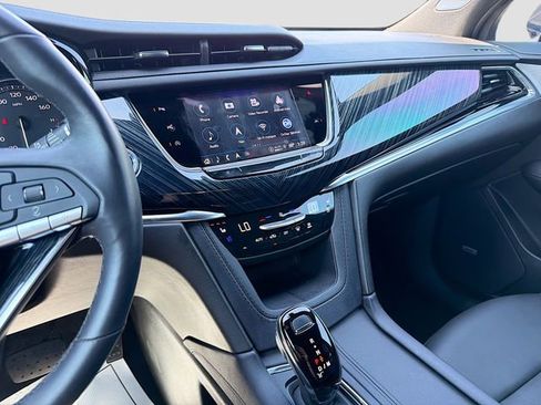 Used 2024 Cadillac XT6 Premium Luxury w/ Technology Package image 30