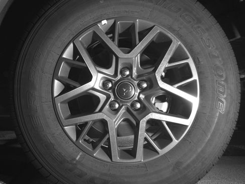 Used 2025 Jeep Wrangler Sahara image 14