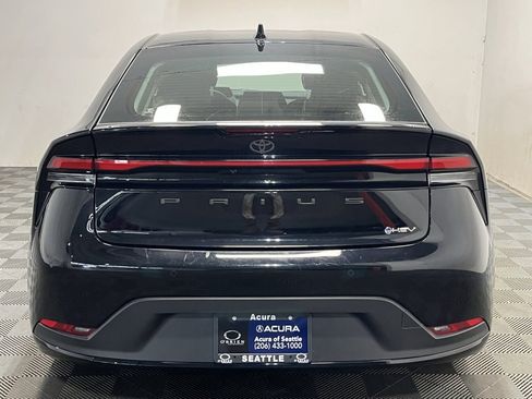 Used 2025 Toyota Prius LE image 21