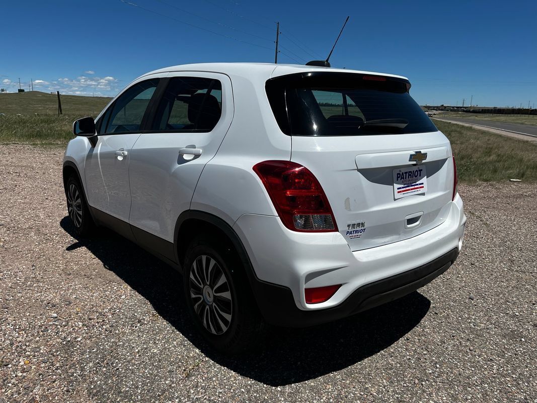 Used 2017 Chevrolet Trax LS FWD image 3