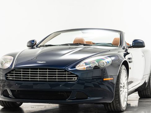 Used 2011 Aston Martin DB9 Volante RWD image 5