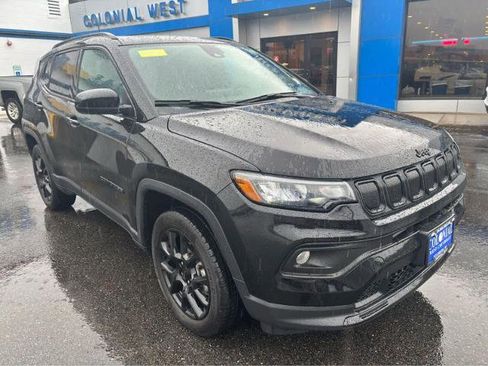 Used 2022 Jeep Compass Latitude w/ Sun and Sound Group AWD/4WD image 14