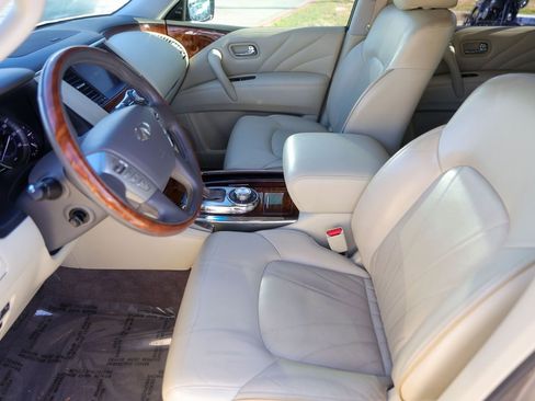 Used 2017 INFINITI QX80 4WD w/ Deluxe Technology Package image 12