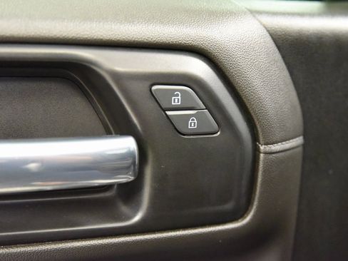 Used 2021 Chevrolet Silverado 1500 RST image 16