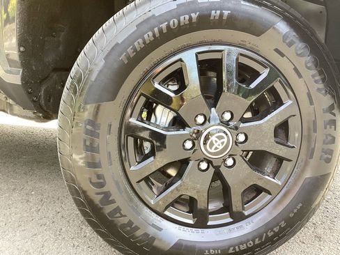 Used 2025 Toyota Tacoma SR5 image 6