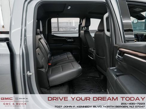 Used 2024 GMC Sierra 1500 Elevation w/ Elevation Premium Package image 33