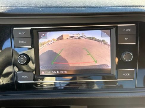 Used 2023 Volkswagen Jetta Sport image 19