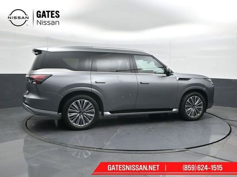 Used 2025 INFINITI QX80 Sensory image 3
