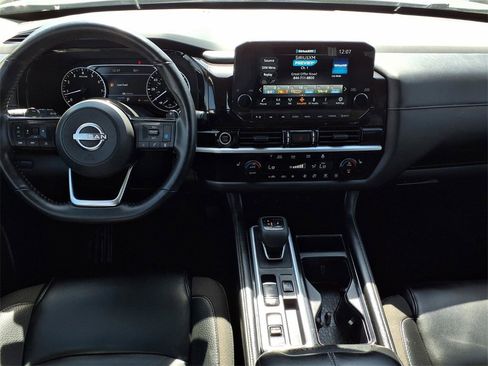 Used 2024 Nissan Pathfinder SL w/ SL Premium Package image 12