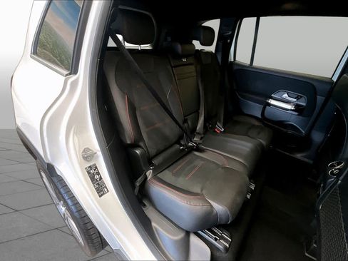 Used 2021 Mercedes-Benz GLB 250 image 18