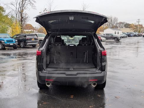Used 2023 Chevrolet Traverse RS image 43