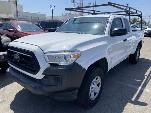 Used 2020 Toyota Tacoma SR RWD image 2
