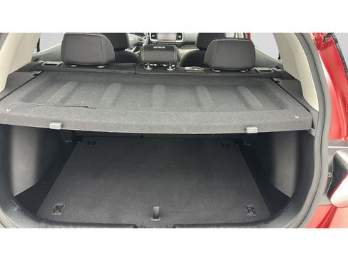 Used 2025 Hyundai Venue SEL FWD image 24