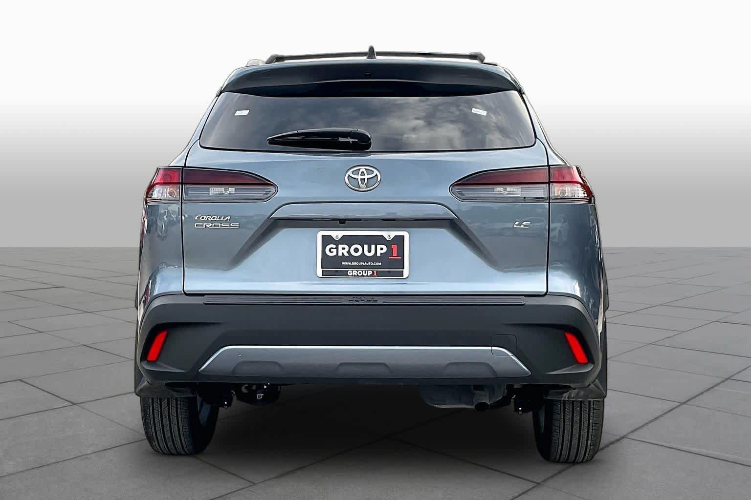Used 2026 Toyota Corolla Cross LE FWD image 5