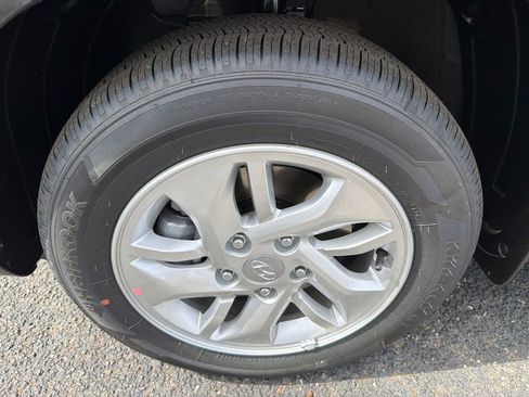 New 2026 Hyundai Venue SE image 11