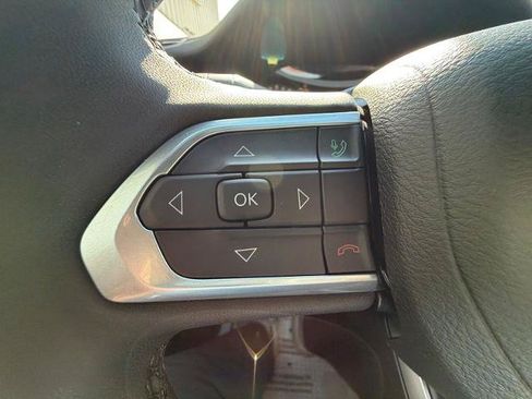 Used 2024 Jeep Compass Latitude w/ Sun and Sound Group AWD/4WD image 15