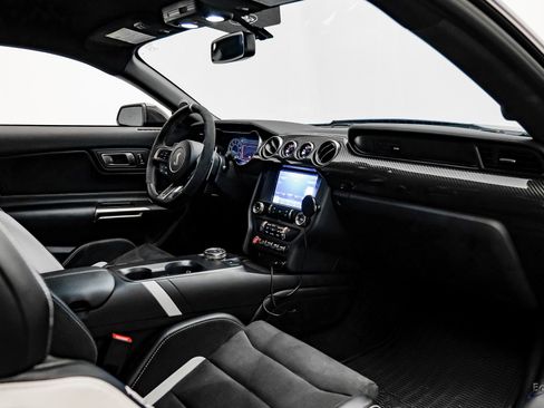 Used 2022 Ford Mustang Shelby GT500 w/ Carbon Fiber Track Pack image 38