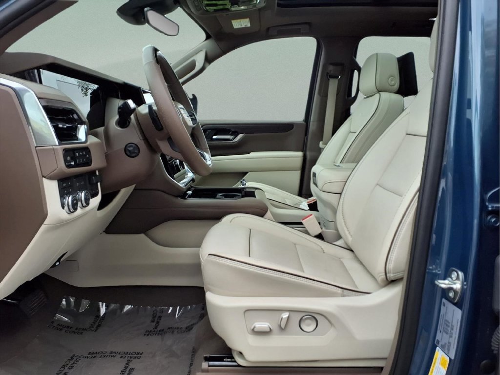 Certified 2026 GMC Yukon XL Denali w/ Denali Reserve Package AWD/4WD image 10