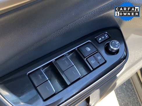 Certified 2025 Toyota Crown XLE image 24