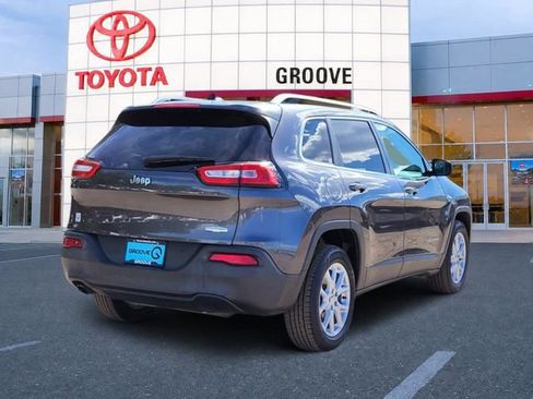 Used 2014 Jeep Cherokee Latitude w/ Cold Weather Group FWD image 6