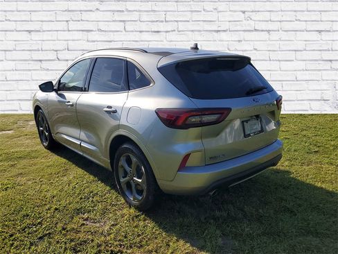 Used 2023 Ford Escape ST-Line image 3