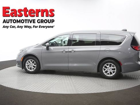 Used 2023 Chrysler Pacifica Touring-L FWD image 62
