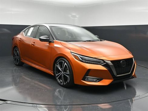 Used 2020 Nissan Sentra SR w/ Premium Package FWD image 3
