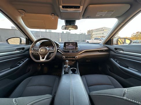 Used 2023 Nissan Altima 2.5 SV image 13