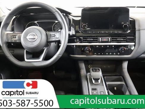 Used 2025 Nissan Pathfinder SL w/ SL Premium Package AWD/4WD image 16