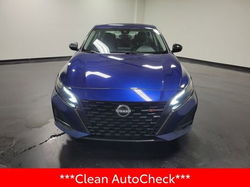 Used 2023 Nissan Altima 2.5 SR AWD/4WD image 3