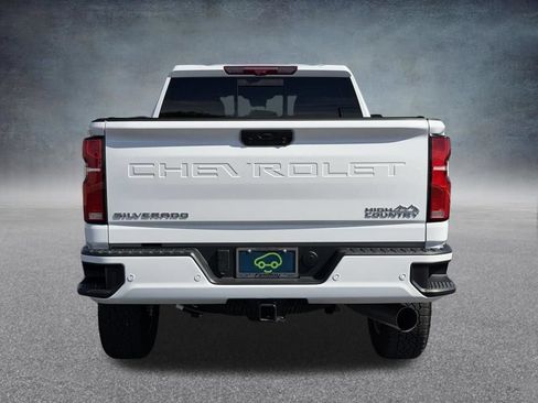 Used 2025 Chevrolet Silverado 2500 High Country w/ High Country Premium Package AWD/4WD image 5