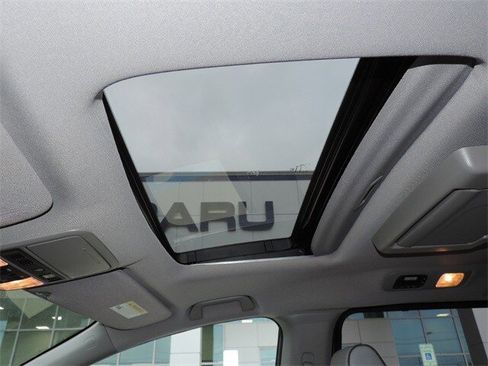 Used 2024 Honda Odyssey Elite image 12