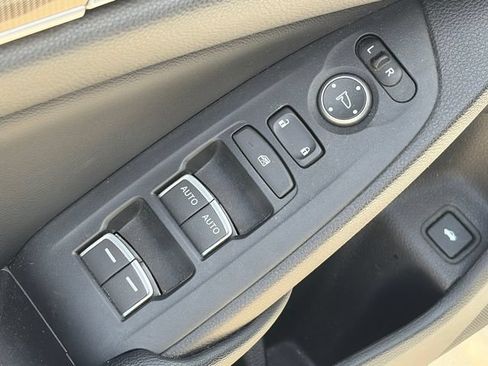 Used 2018 Honda Accord Sport image 18