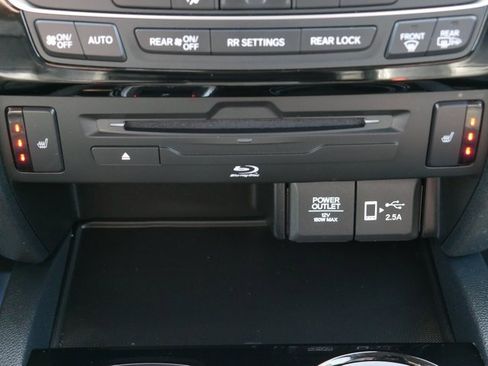 Used 2022 Honda Pilot Touring image 23