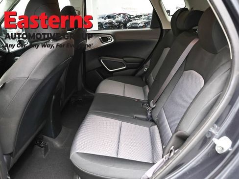 Used 2022 Kia Soul LX w/ Technology Package FWD image 21