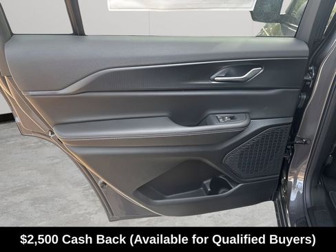 New 2025 Jeep Grand Cherokee L Laredo w/ Luxury Tech Group I RWD image 17