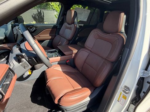 New 2026 Lincoln Aviator Reserve AWD/4WD image 23