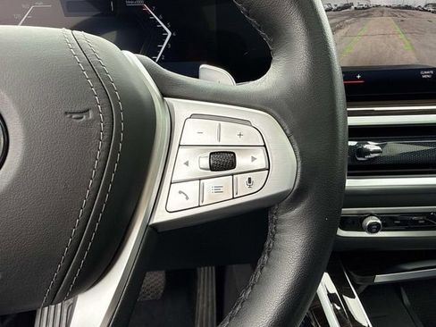 Used 2023 BMW X7 xDrive40i w/ Premium Package image 25