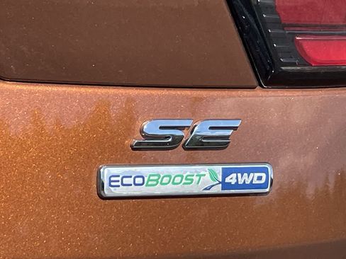 Used 2017 Ford Escape SE w/ Equipment Group 201A AWD/4WD image 36
