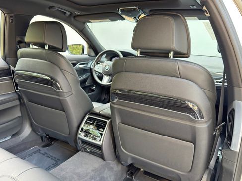 Used 2022 BMW 740i w/ M Sport Package RWD image 43