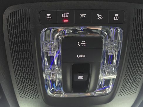 Used 2025 Mercedes-Benz GLB 250 4MATIC image 44