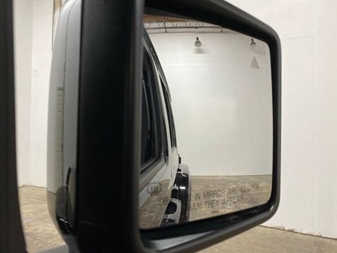 Used 2022 Jeep Wrangler Unlimited Sahara AWD/4WD image 92