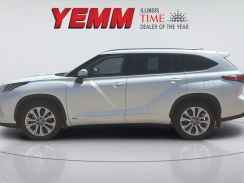 Used 2023 Toyota Highlander Limited AWD/4WD image 12