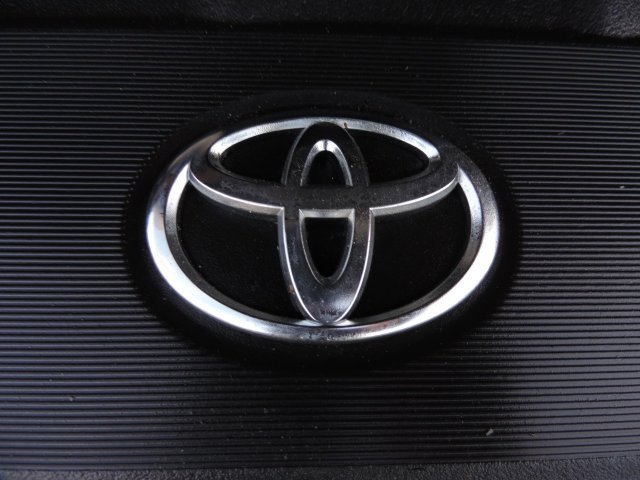 Used 2016 Toyota Sienna XLE w/ XLE Navigation Package FWD image 23
