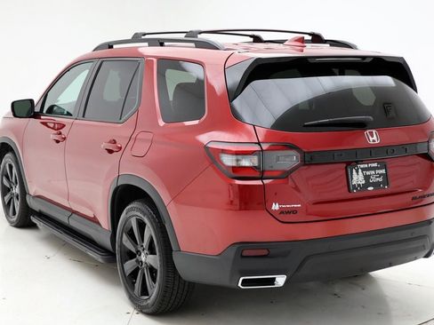 Used 2025 Honda Pilot Black Edition image 6